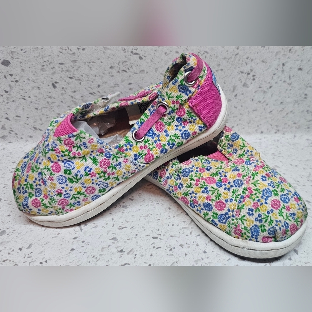 Adjustable Floral Toms